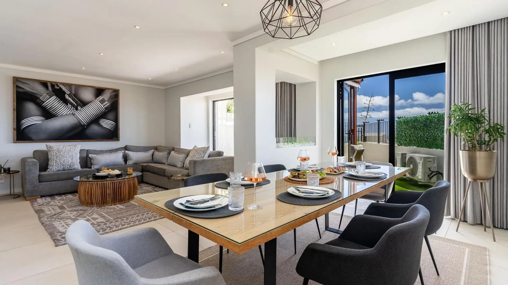 Camps Bay Nest - Townhouse With Ocean Views Villa Cape Town South Africa