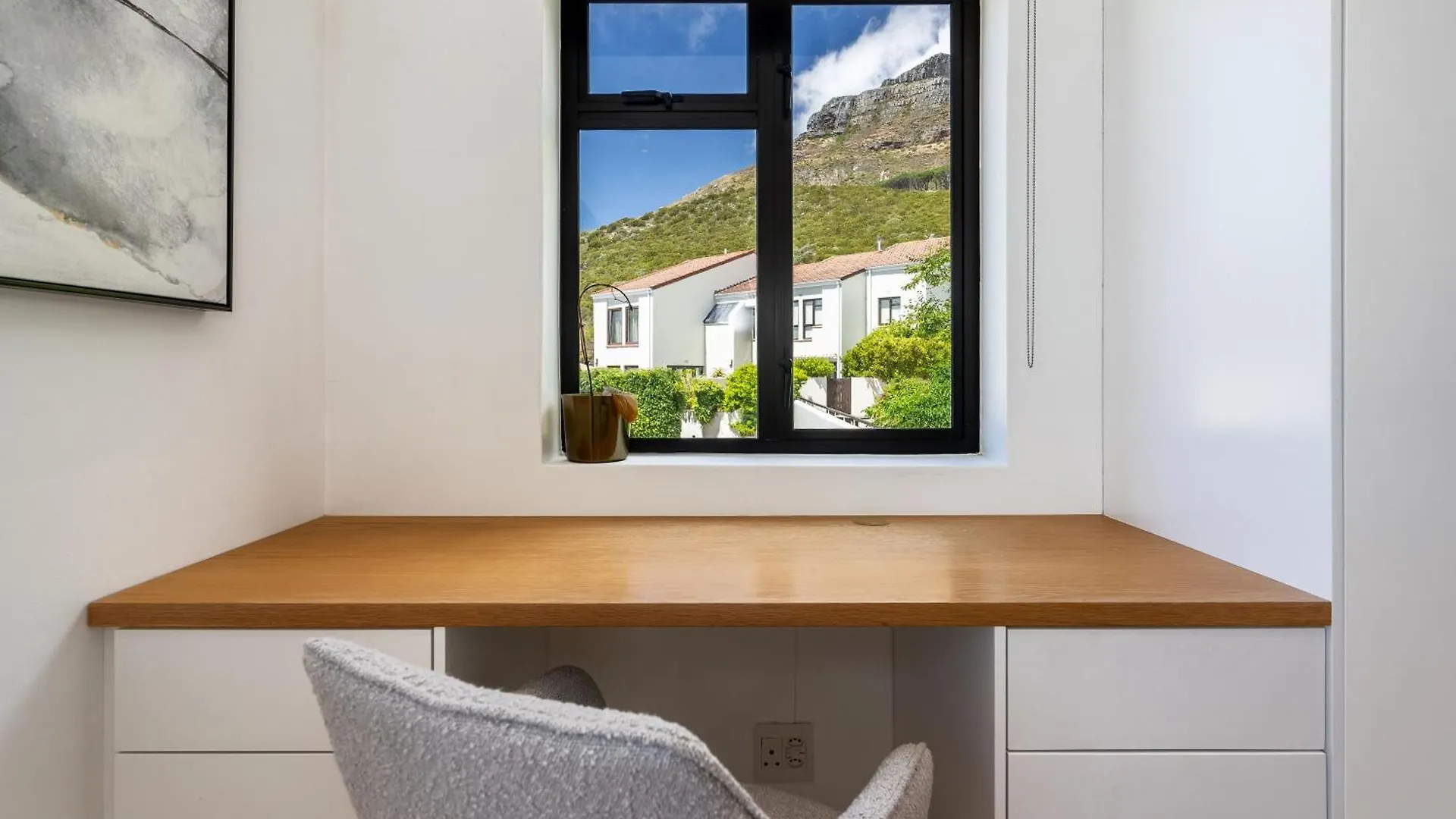Camps Bay Nest - Townhouse With Ocean Views Villa Cape Town