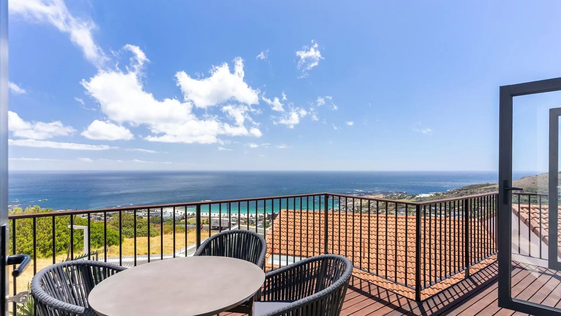 Camps Bay Nest - Townhouse With Ocean Views Villa Cape Town