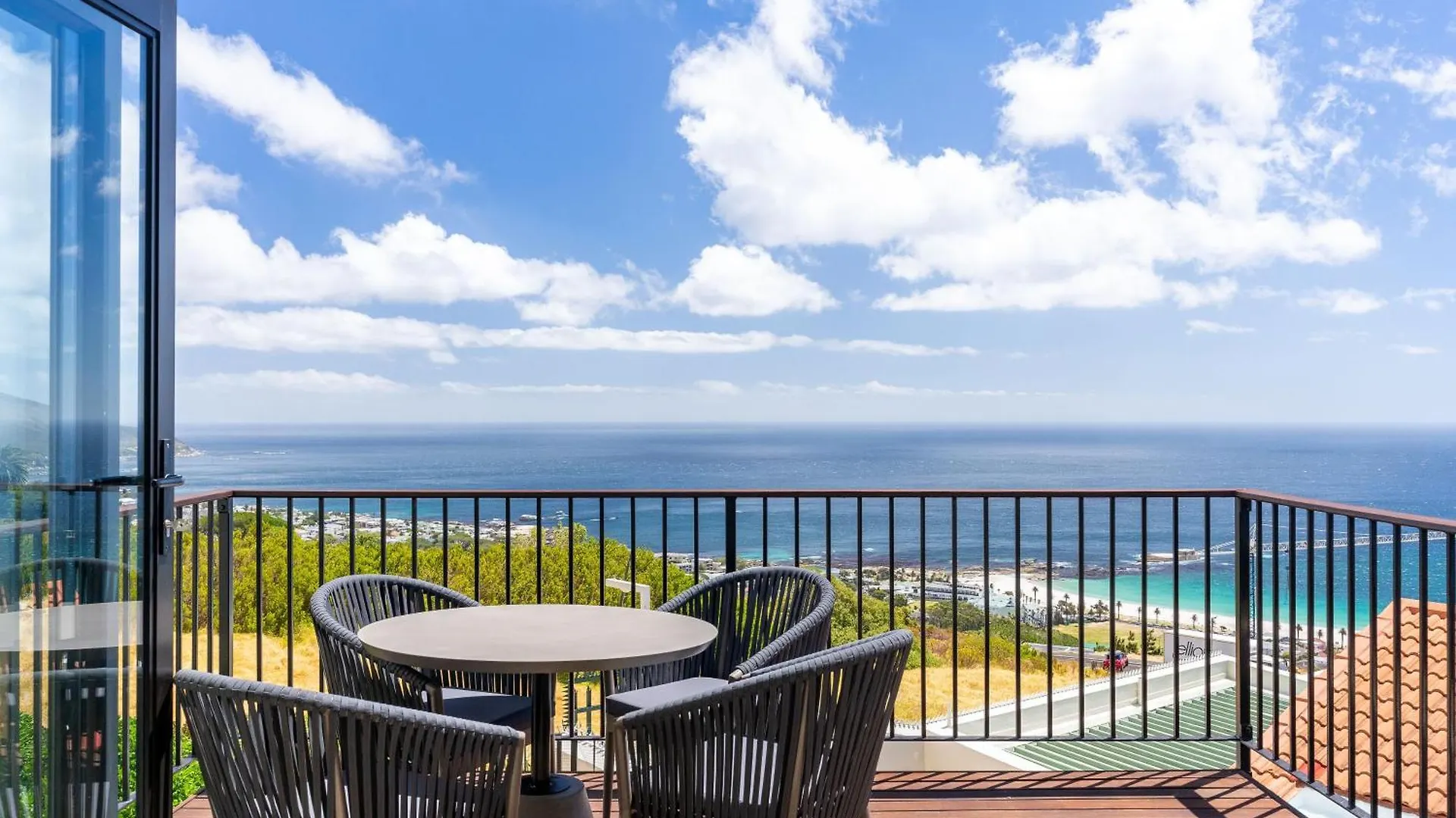 Camps Bay Nest - Townhouse With Ocean Views Villa Cape Town